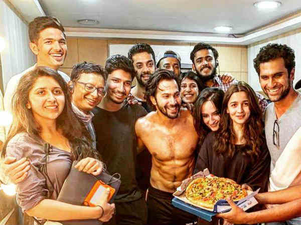 कलंक की पिज़्जा पार्टी कलंक की पिज़्जा पार्टी