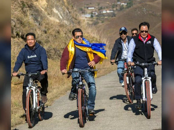 साईकिल पर सलमान साईकिल पर सलमान