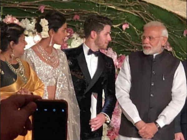 पीएम मोदी पीएम मोदी