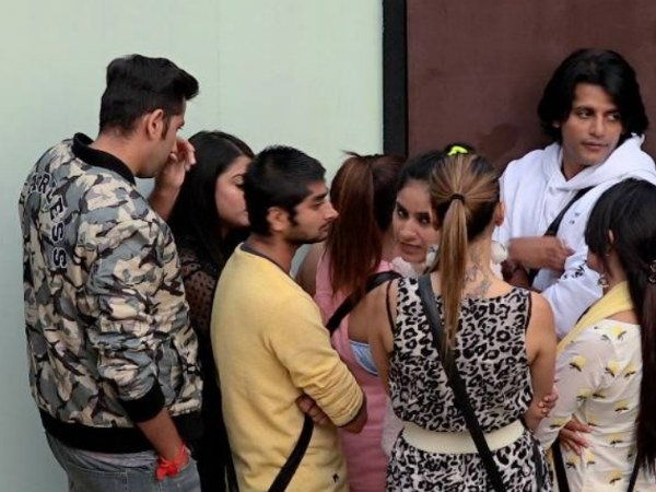 सिर्फ एक्शन कोई रिएक्शन नहीं सिर्फ एक्शन कोई रिएक्शन नहीं