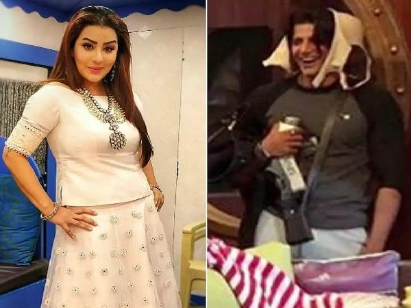 अंडरगारमेंट्स का भी मजाक अंडरगारमेंट्स का भी मजाक
