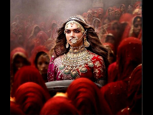 12 करोड़ फीस 12 करोड़ फीस