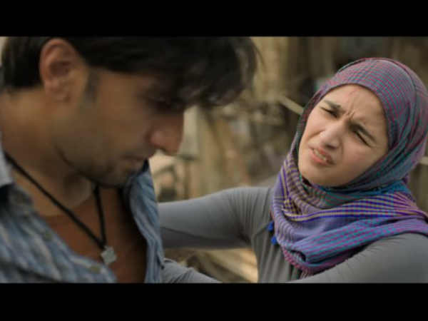 gully-boy-movie-review-and-rating-ranveer-singh-alia-bhatt gully-boy-movie-review-and-rating-ranveer-singh-alia-bhatt