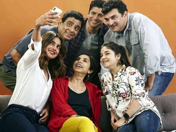 द स्काई इज़ पिंक द स्काई इज़ पिंक