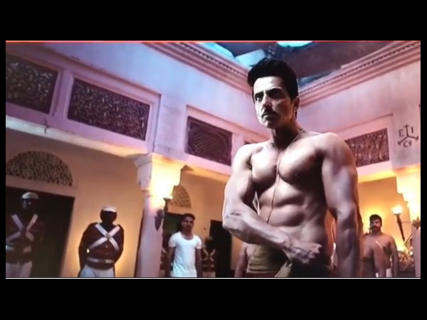 सोनू सूद का रोल काटा सोनू सूद का रोल काटा