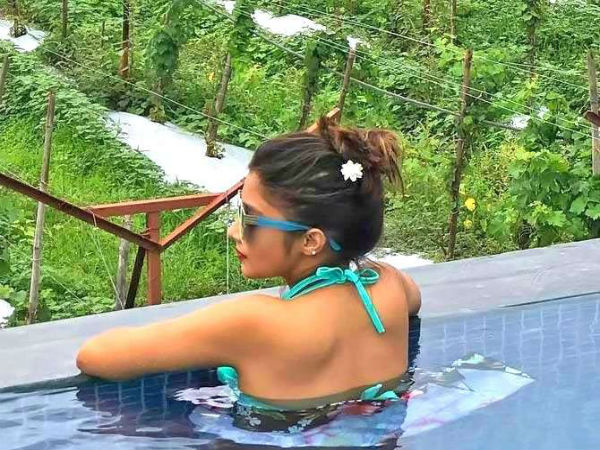 टीना का इतना हॅाट अंदाज टीना का इतना हॅाट अंदाज