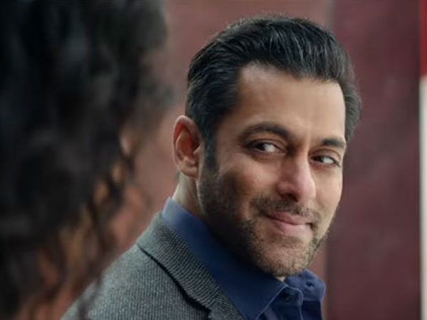 लुक है शानदार लुक है शानदार