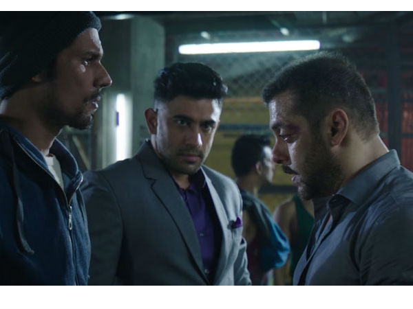 300 करोड़- अमित साध 300 करोड़- अमित साध