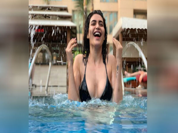 सोशल मीडिया पर काफी एक्टिव सोशल मीडिया पर काफी एक्टिव