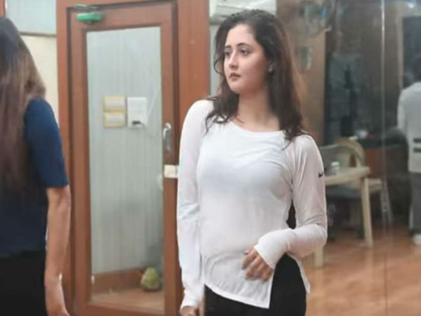 मैं जवाब नहीं देना चाहती