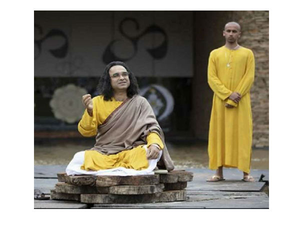अगर कोई नग्नता देखना चाहता है तो
