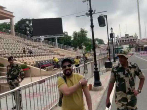 वहां पाकिस्तान और यहां हिंदुस्तान जिंदाबाद