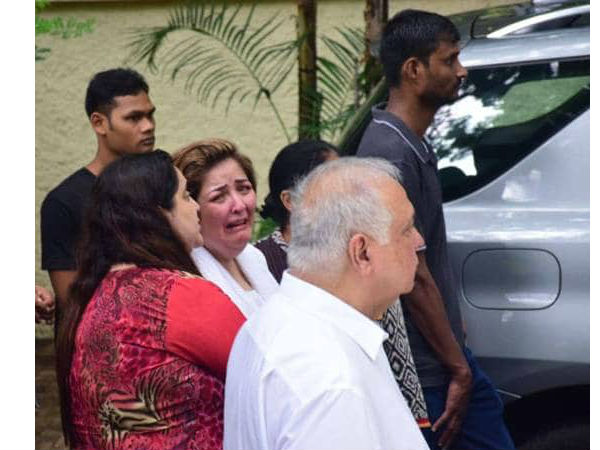 अपने नाना के करीब