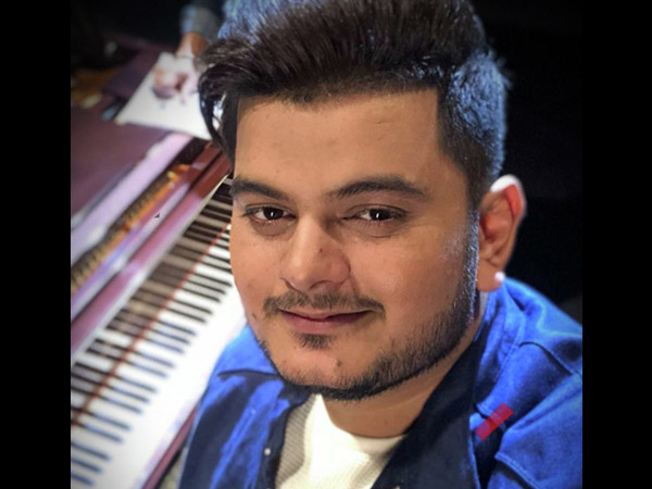 सिंगर रेखा भारद्वाज ने सिंगिंग रियालिटी शो पर बोलते हुए कहा कि वहां पर बच्चों के भविष्य के साथ खिलवाड़ होता है, आपका क्या मानना है? सिंगर रेखा भारद्वाज ने सिंगिंग रियालिटी शो पर बोलते हुए कहा कि वहां पर बच्चों के भविष्य के साथ खिलवाड़ होता है, आपका क्या मानना है?