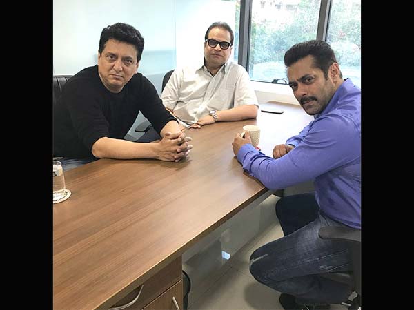बतौर फिल्म निर्माता आपने इंडस्ट्री में तीन दशक से ज्यादा समय गुजारा है। नए निर्माताओं को क्या टिप देना चाहेंगे?