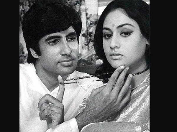 सादे समारोह में शादी