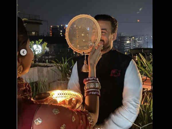 ऐसे हुई शुरुआत