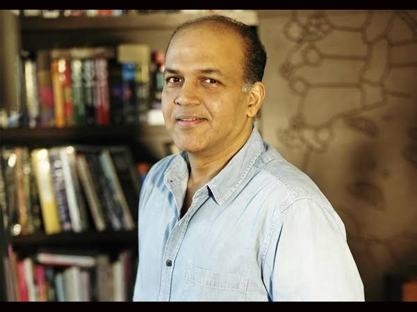 इतिहास पर बनी एक फिल्म को दर्शकों के लिए दिलचस्प बनाना कितना आसान या मुश्किल रहता है?