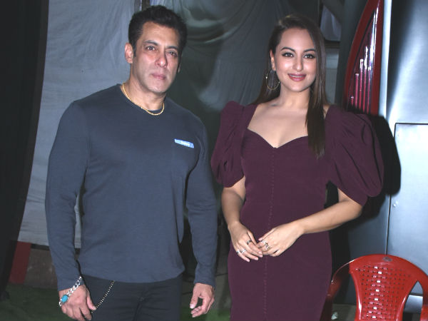दबंग फ्रैंचाइजी के सफर को किस तरह देखते हैं? और तीनों दबंग में से आपकी फेवरिट कौन सी है?