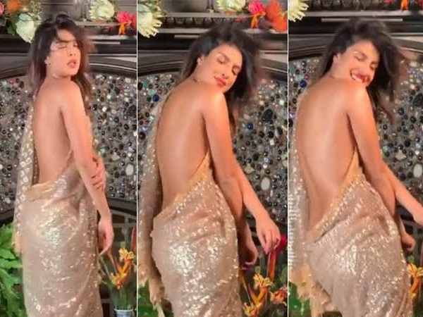 बैकलेस साड़ी बैकलेस साड़ी
