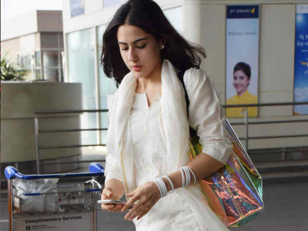 बिकीनी तस्वीरों से नाराज़ बिकीनी तस्वीरों से नाराज़