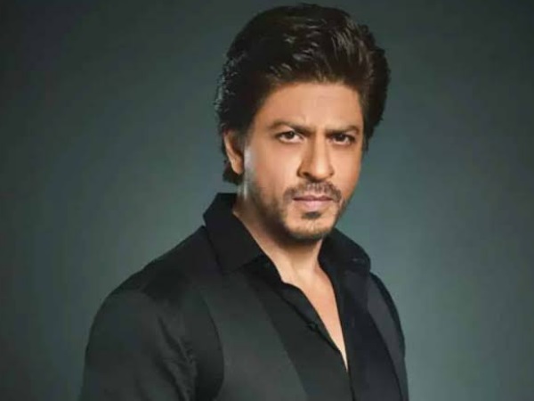 जब फैन ने पूछा शाहरुख खान की अपकमिंग फिल्म के बारे में जब फैन ने पूछा शाहरुख खान की अपकमिंग फिल्म के बारे में