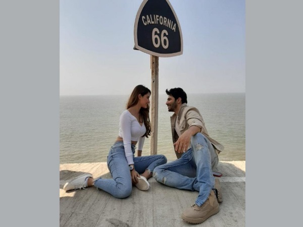 वरुण धवन और दिशा पटानी की वायरल होती तस्वीर वरुण धवन और दिशा पटानी की वायरल होती तस्वीर