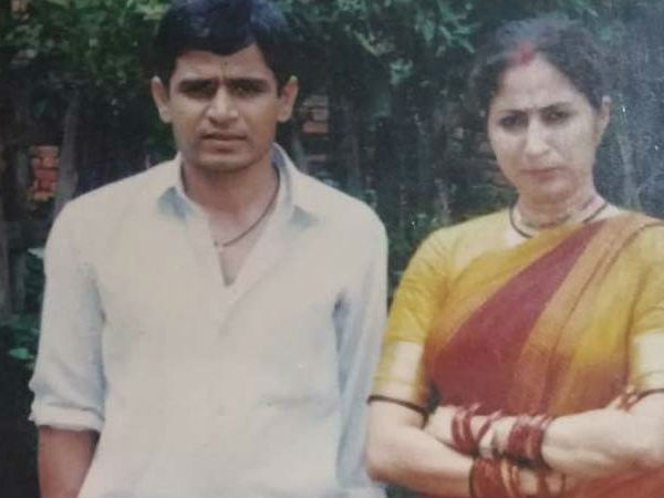दुखी औरत बोलकर फंसा लिया दुखी औरत बोलकर फंसा लिया