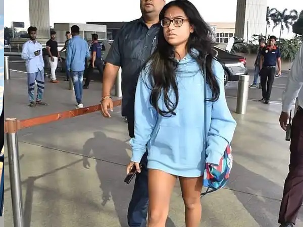 एयरपोर्ट लुक एयरपोर्ट लुक