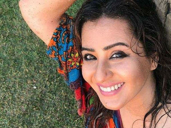 मैं मुंह पर एसिड फेंक दूंगा। मैं मुंह पर एसिड फेंक दूंगा।