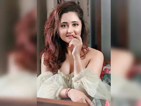 रश्मि देसाई का बर्थडे