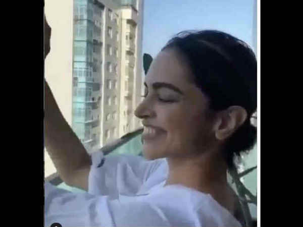 दीपिका की तालियां दीपिका की तालियां
