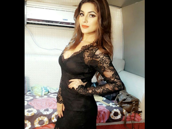 नजर नहीं हटेगी
