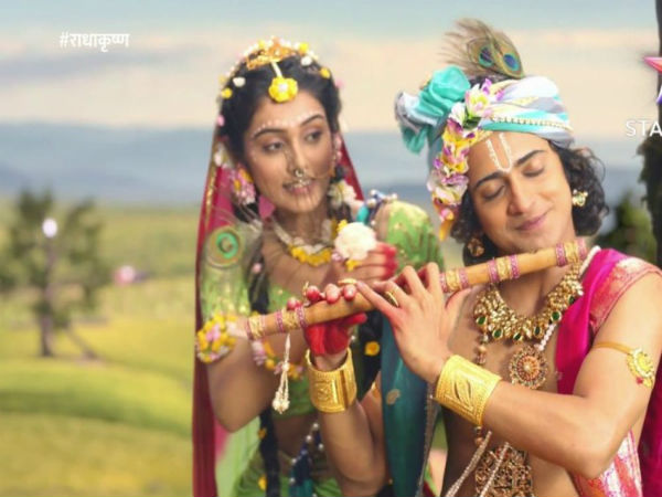 कास्ट और क्रू ने मास्क लगाकार कास्ट और क्रू ने मास्क लगाकार