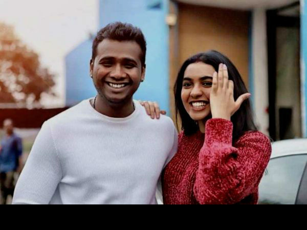 वॅाशरूम से बाहर निकले तो कुछ लोगों के वॅाशरूम से बाहर निकले तो कुछ लोगों के