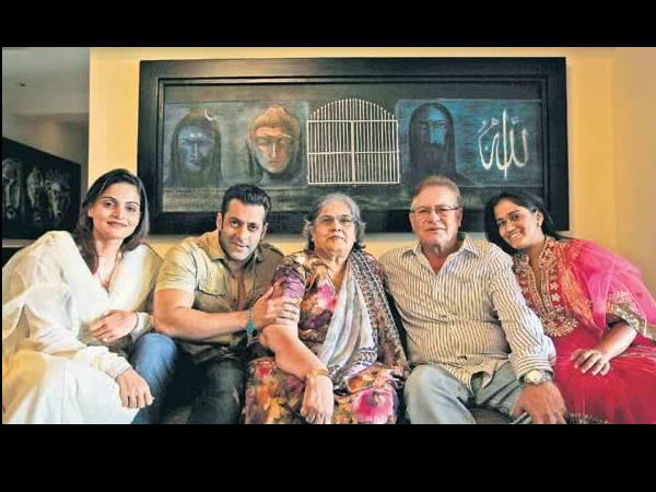 बचपन का ये घर बेहद प्यारा बचपन का ये घर बेहद प्यारा