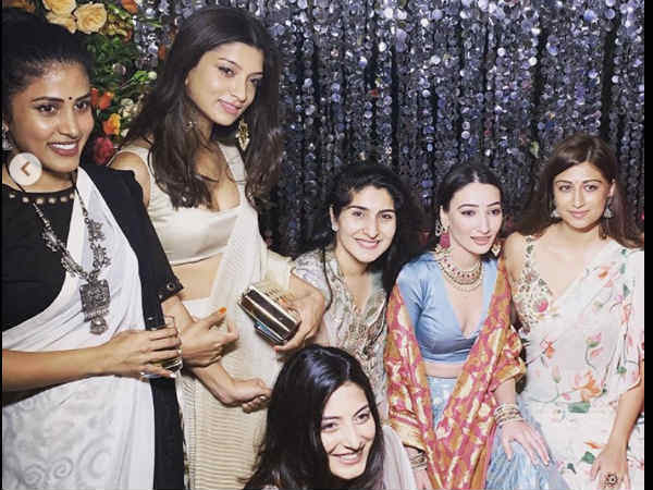 अलग अस्पतालों में भर्ती अलग अस्पतालों में भर्ती