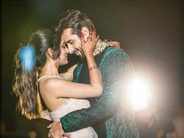 सगाई के साथ एलान सगाई के साथ एलान