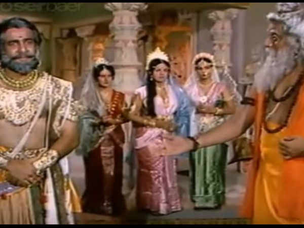 रामायण में डूबा है देश रामायण में डूबा है देश