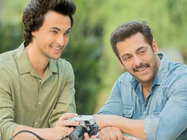 टीवी पर काम टीवी पर काम