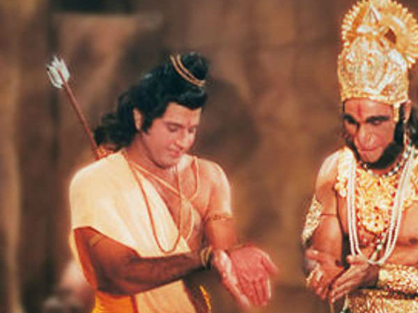 उसने अपना बच्चा मेरे पैर पर रख दिया उसने अपना बच्चा मेरे पैर पर रख दिया