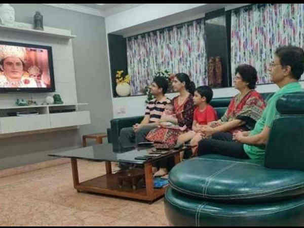 परिवार के साथ रामायण परिवार के साथ रामायण