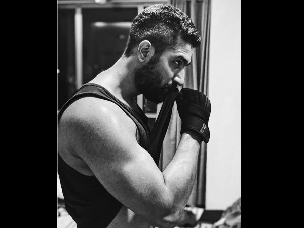 विकी कौशल और राजकुमार राव की बिल्डिंग ओबेरॉय स्प्रिंग्स सील विकी कौशल और राजकुमार राव की बिल्डिंग ओबेरॉय स्प्रिंग्स सील