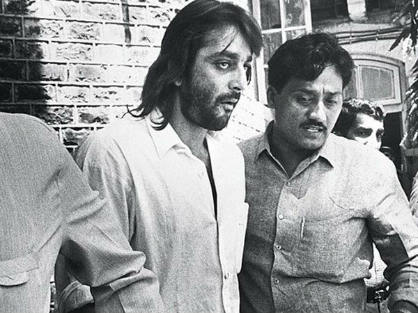 मां की मौत के वक्त भी संजय दत्त नशे में थे मां की मौत के वक्त भी संजय दत्त नशे में थे