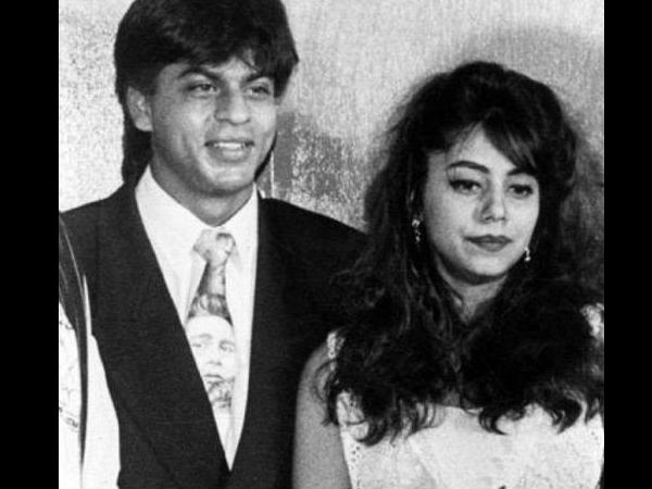 शाहरुख गौरी संग सेट पर पहुंचे शाहरुख गौरी संग सेट पर पहुंचे