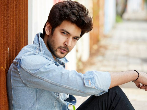 शिविन नारंग की बिल्डिंग को सील शिविन नारंग की बिल्डिंग को सील