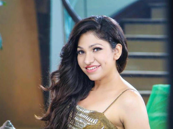 सिंगर तुलसी कुमार सिंगर तुलसी कुमार