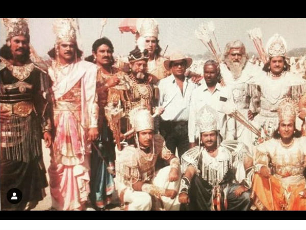 युद्ध सीन के दौरान महाभारत की कास्ट युद्ध सीन के दौरान महाभारत की कास्ट