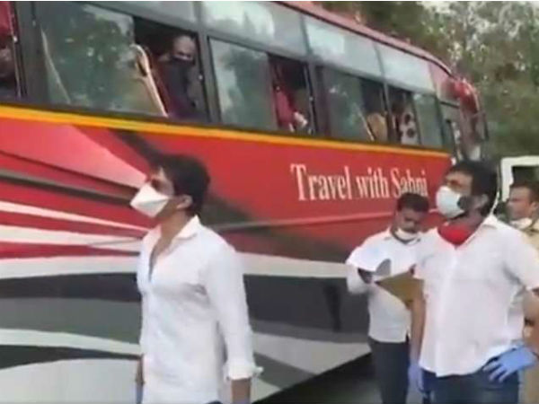 हजारों लोगों की मदद