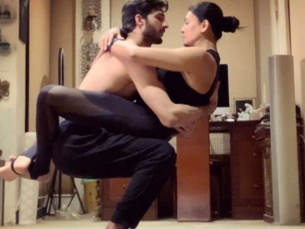 अपने बॅायफ्रेंड के साथ सुष्मिता सेन अपने बॅायफ्रेंड के साथ सुष्मिता सेन